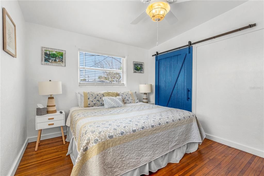 For Sale: $399,000 (2 beds, 1 baths, 1120 Square Feet)