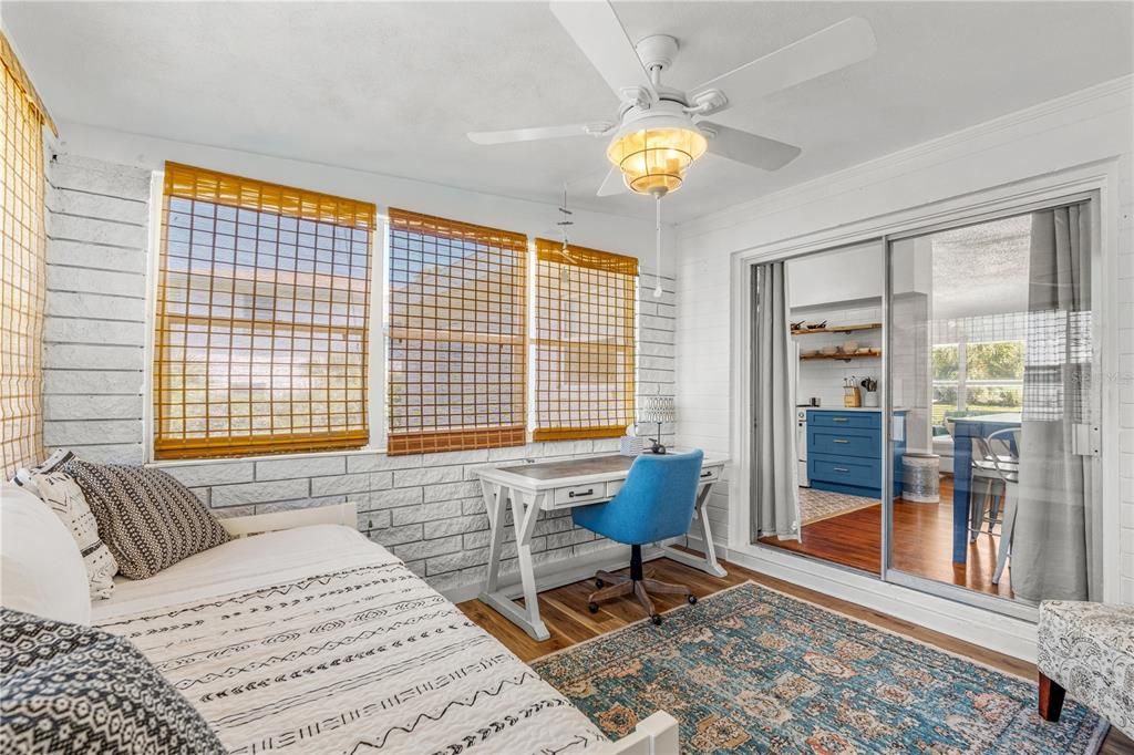 For Sale: $399,000 (2 beds, 1 baths, 1120 Square Feet)