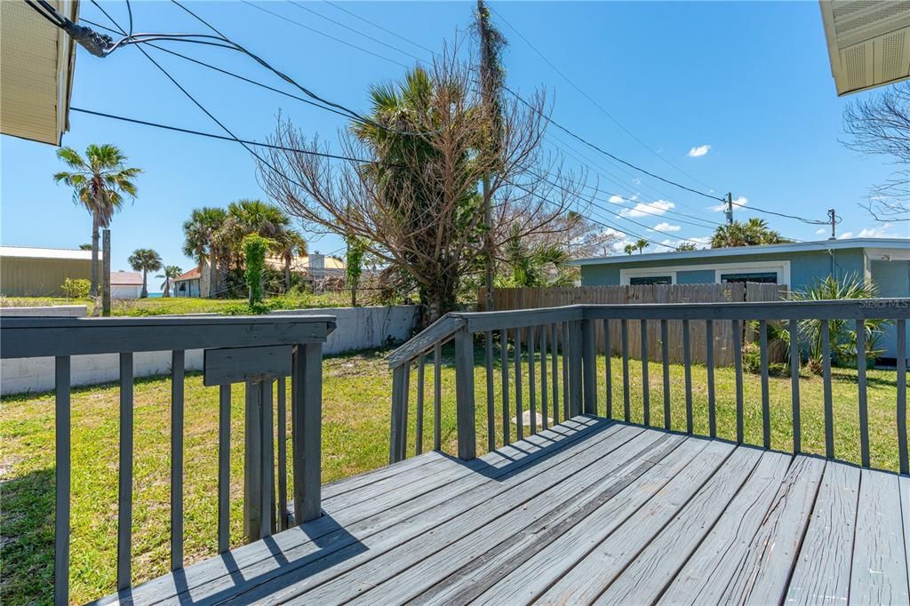 For Sale: $399,000 (2 beds, 1 baths, 1120 Square Feet)