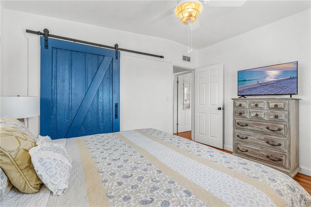 For Sale: $399,000 (2 beds, 1 baths, 1120 Square Feet)