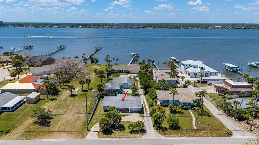 For Sale: $399,000 (2 beds, 1 baths, 1120 Square Feet)