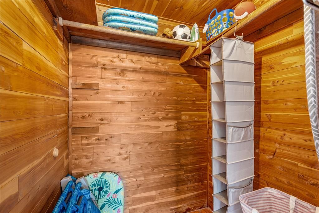 For Sale: $399,000 (2 beds, 1 baths, 1120 Square Feet)