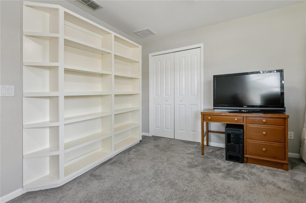 Active With Contract: $939,000 (4 beds, 3 baths, 2638 Square Feet)
