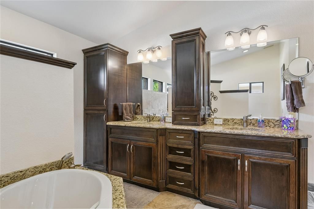 Active With Contract: $939,000 (4 beds, 3 baths, 2638 Square Feet)