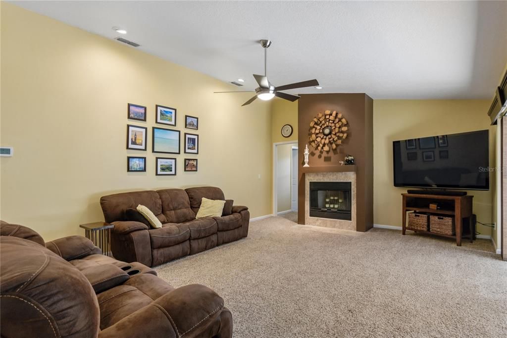 Active With Contract: $939,000 (4 beds, 3 baths, 2638 Square Feet)