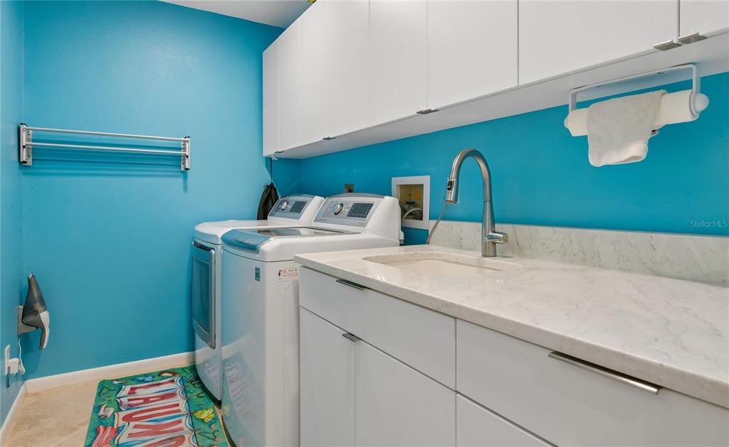 Active With Contract: $939,000 (4 beds, 3 baths, 2638 Square Feet)