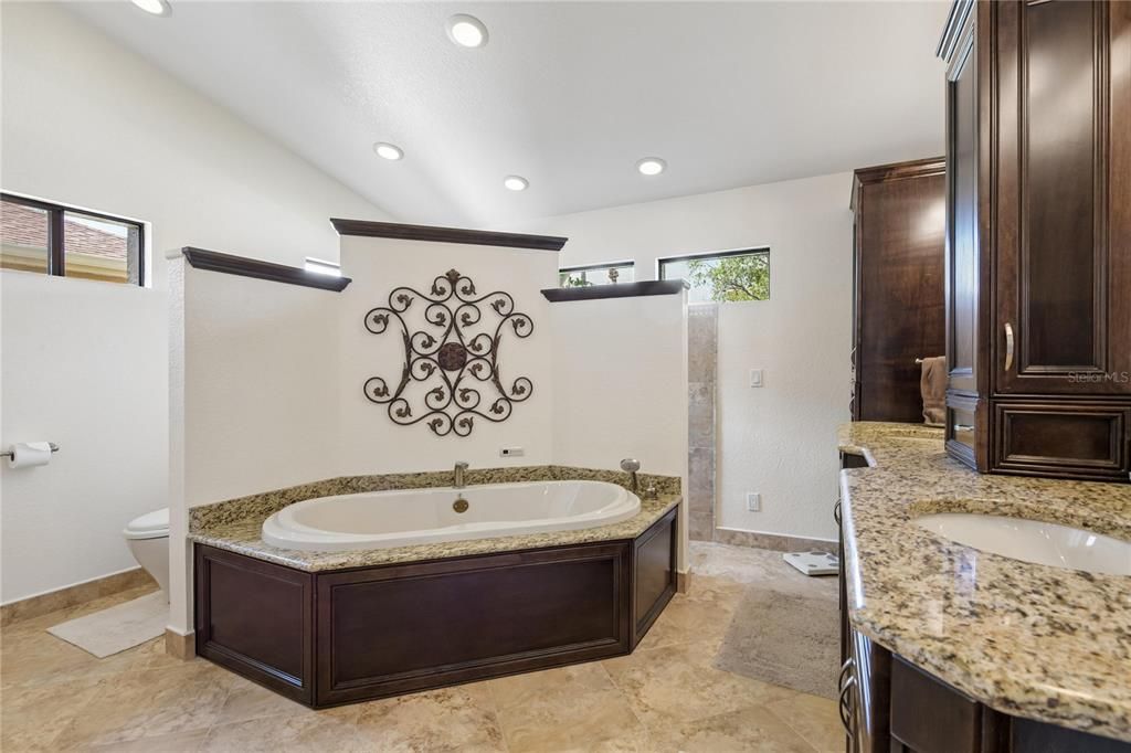 Active With Contract: $939,000 (4 beds, 3 baths, 2638 Square Feet)