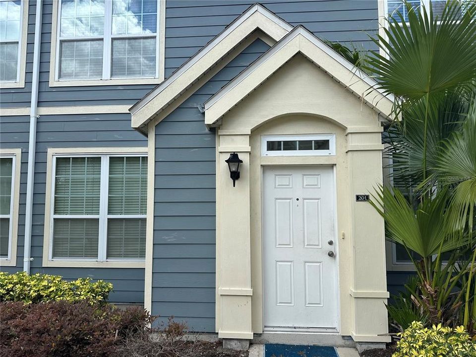 For Rent: $1,900 (2 beds, 2 baths, 1316 Square Feet)