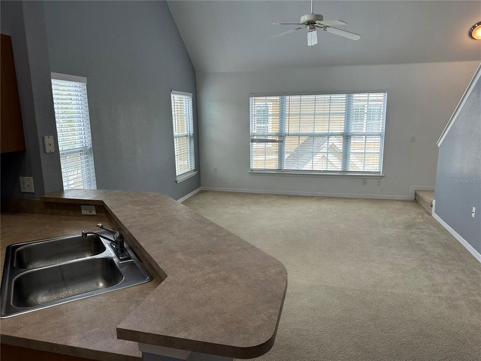 For Rent: $1,900 (2 beds, 2 baths, 1316 Square Feet)