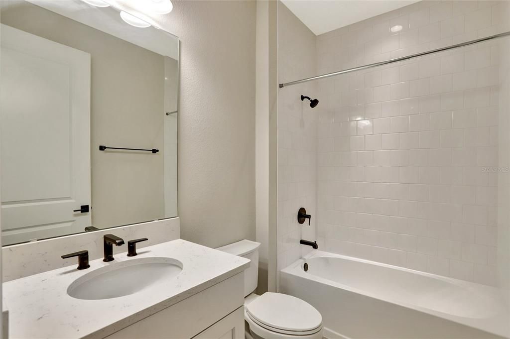 En Venta: $549,000 (4 camas, 3 baños, 2123 Pies cuadrados)