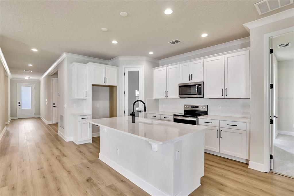 En Venta: $549,000 (4 camas, 3 baños, 2123 Pies cuadrados)