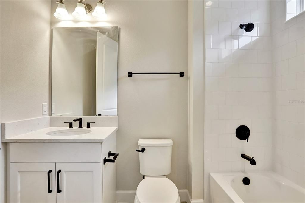 En Venta: $549,000 (4 camas, 3 baños, 2123 Pies cuadrados)
