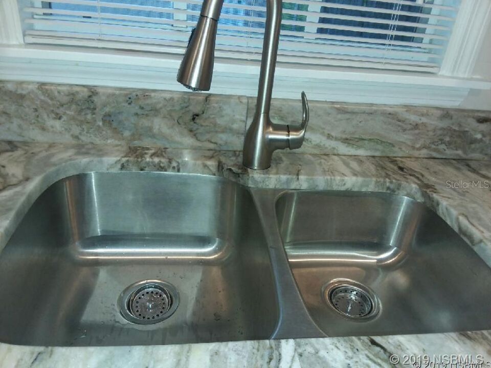 For Rent: $2,500 (3 beds, 2 baths, 1326 Square Feet)