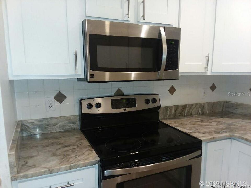 For Rent: $2,500 (3 beds, 2 baths, 1326 Square Feet)