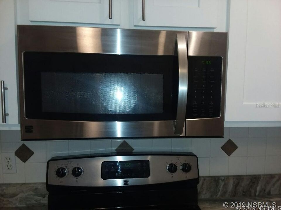 For Rent: $2,500 (3 beds, 2 baths, 1326 Square Feet)