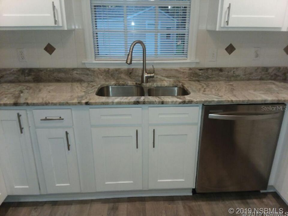 For Rent: $2,500 (3 beds, 2 baths, 1326 Square Feet)
