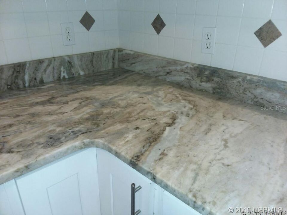 For Rent: $2,500 (3 beds, 2 baths, 1326 Square Feet)