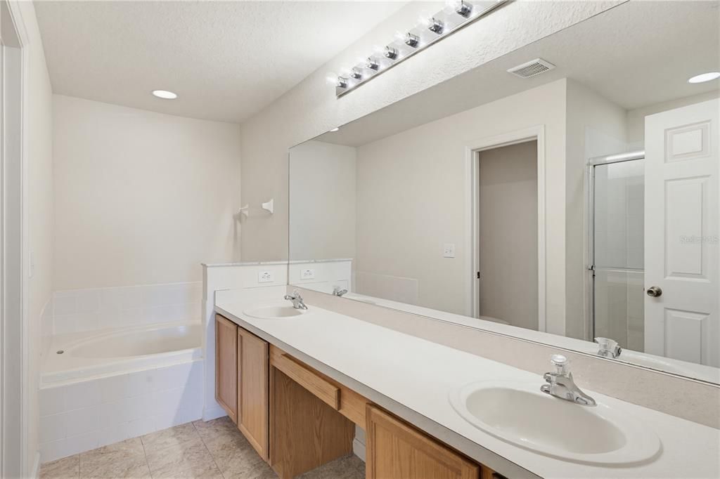 For Sale: $314,900 (3 beds, 2 baths, 2013 Square Feet)