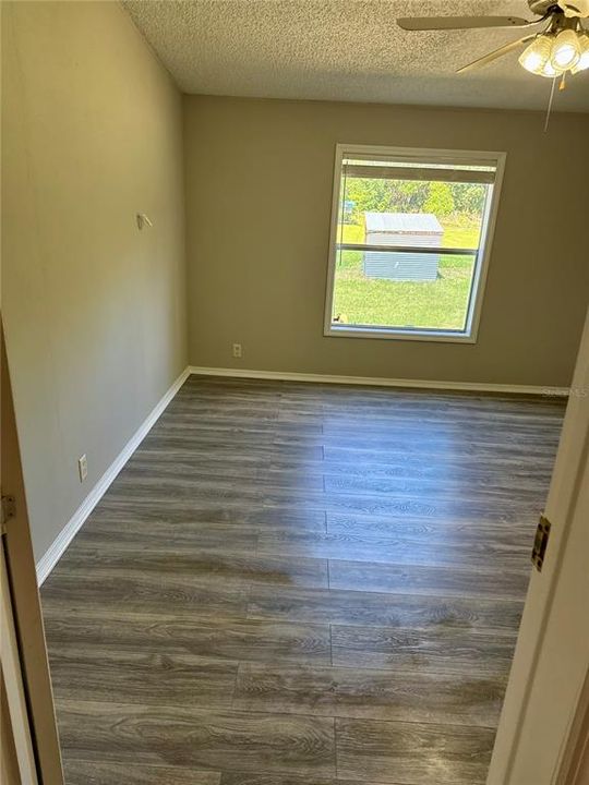 Под контрактом: $349,999 (3 спален, 2 ванн, 1782 Квадратных фут)