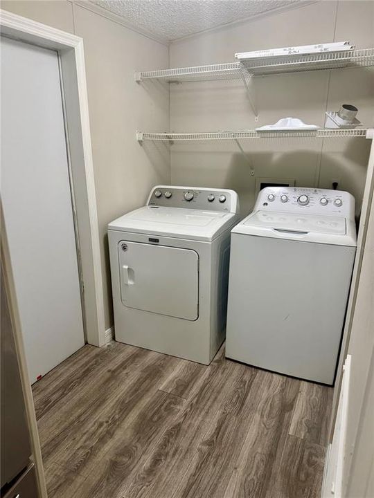 Под контрактом: $349,999 (3 спален, 2 ванн, 1782 Квадратных фут)