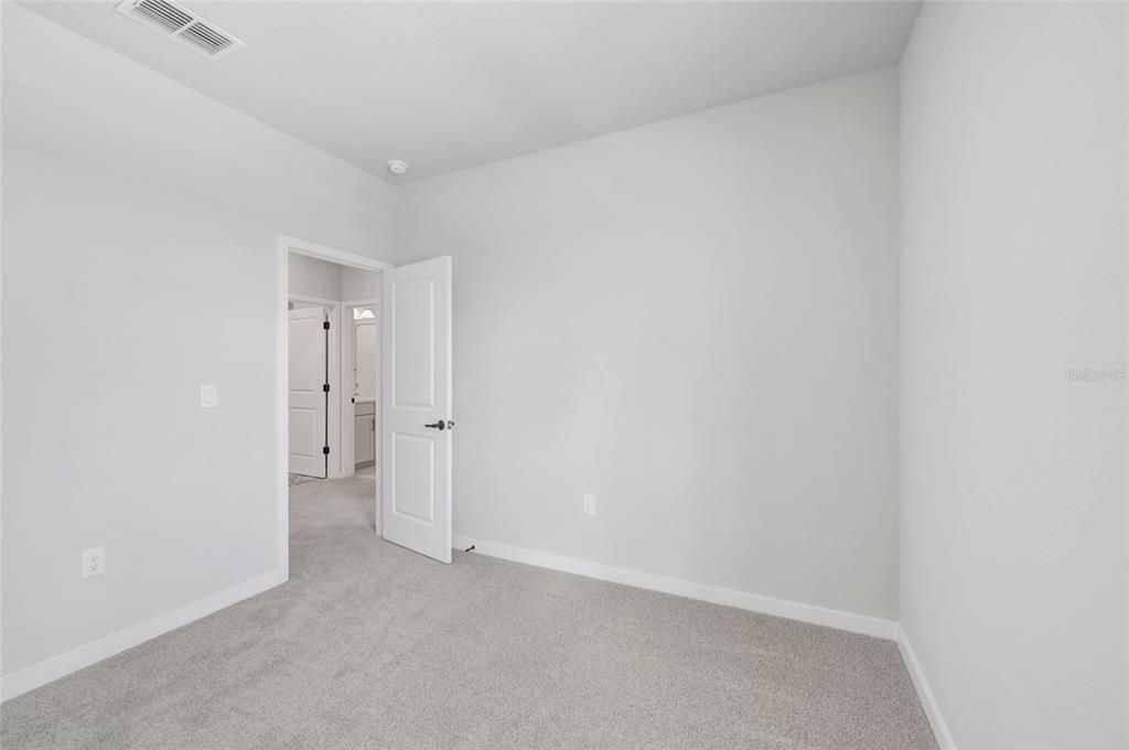 Active With Contract: $559,990 (4 beds, 3 baths, 2733 Square Feet)