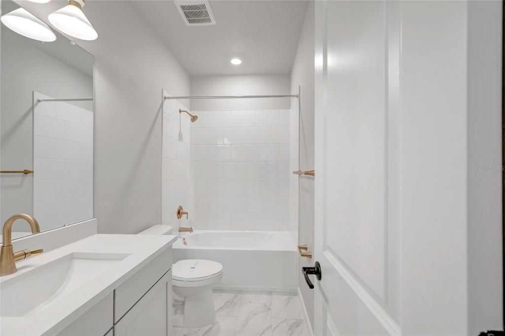 Active With Contract: $559,990 (4 beds, 3 baths, 2733 Square Feet)
