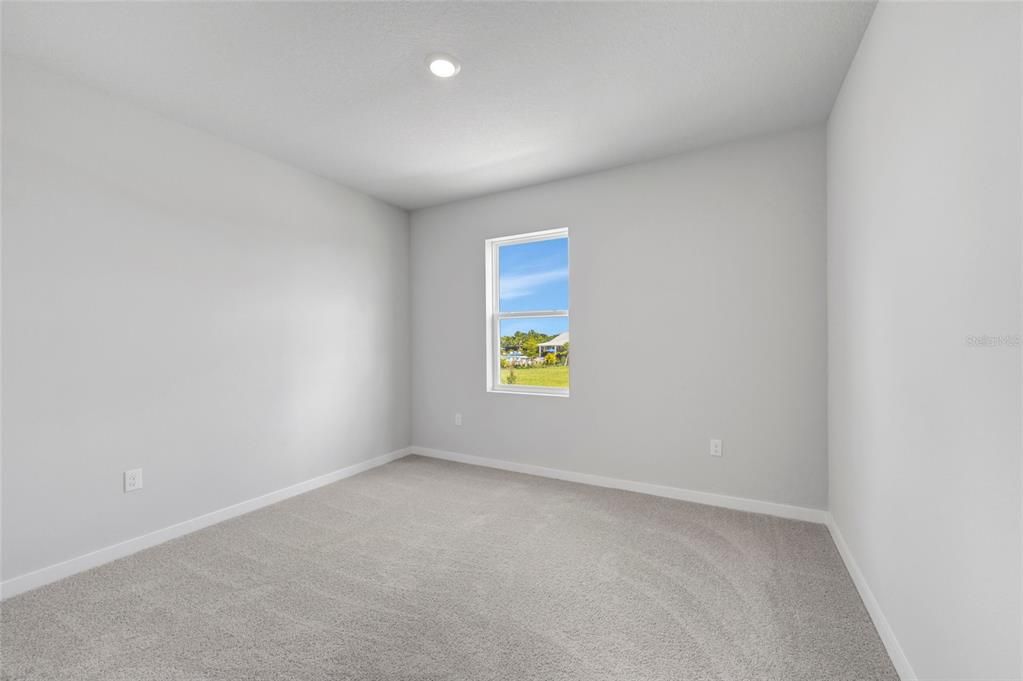 Active With Contract: $559,990 (4 beds, 3 baths, 2733 Square Feet)