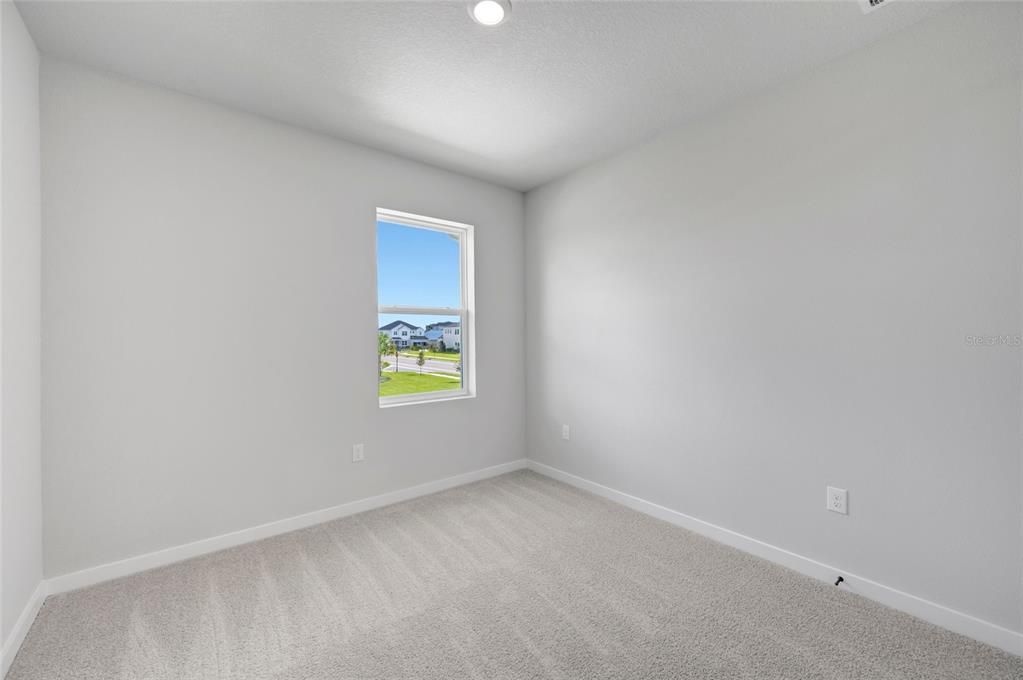 Active With Contract: $559,990 (4 beds, 3 baths, 2733 Square Feet)