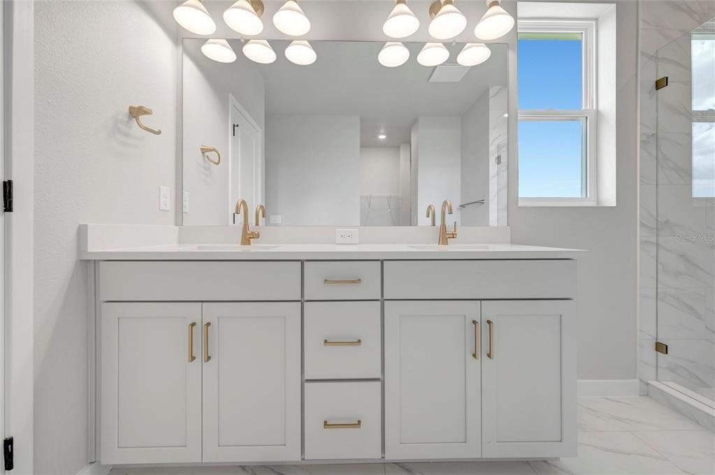 Active With Contract: $559,990 (4 beds, 3 baths, 2733 Square Feet)