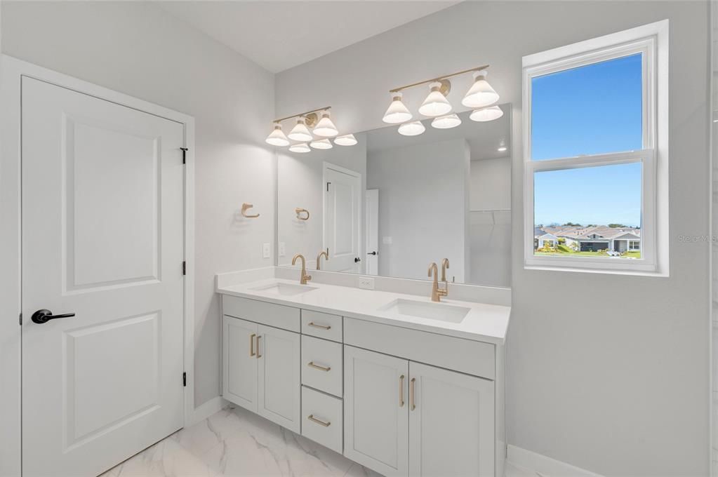 Active With Contract: $559,990 (4 beds, 3 baths, 2733 Square Feet)