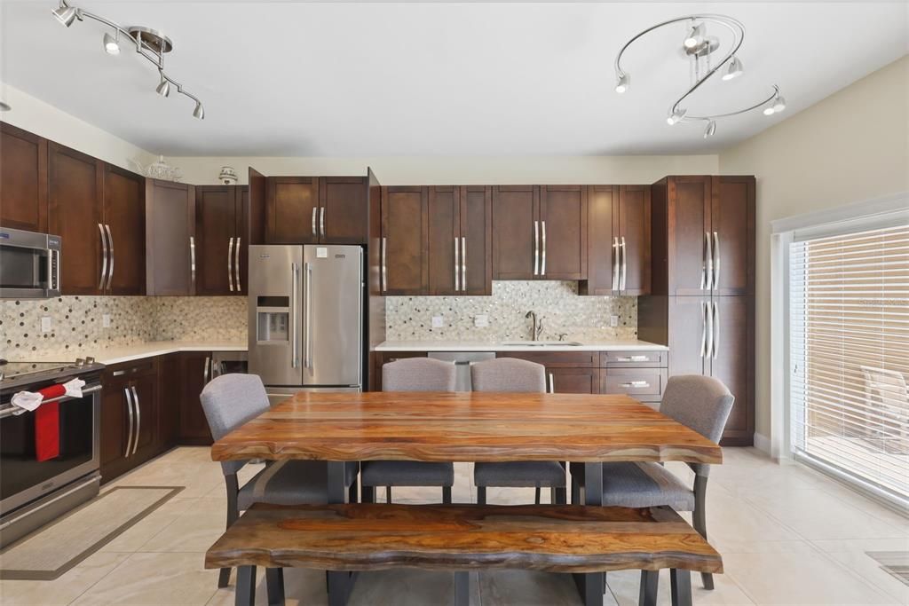 На продажу: $409,900 (4 спален, 3 ванн, 1636 Квадратных фут)