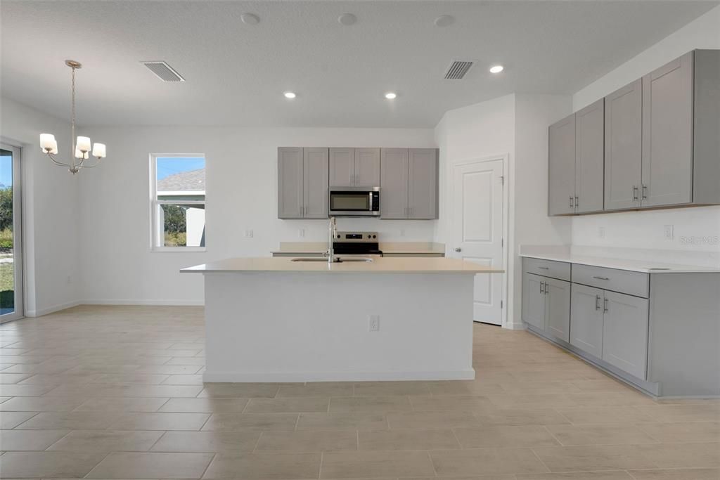 Active With Contract: $299,990 (4 beds, 2 baths, 1938 Square Feet)