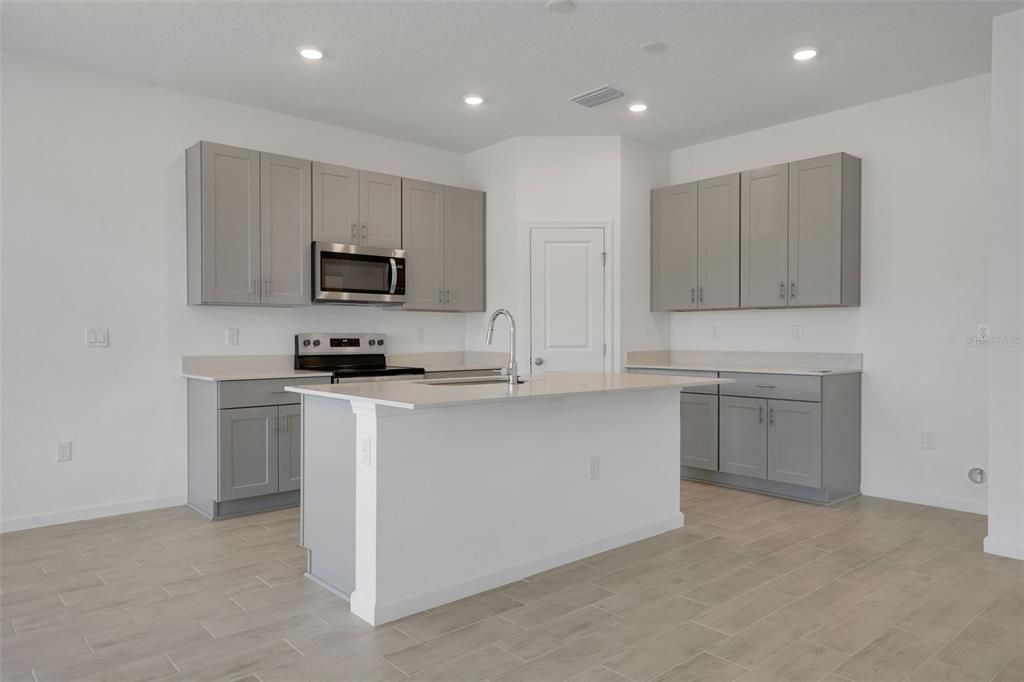 Active With Contract: $299,990 (4 beds, 2 baths, 1938 Square Feet)