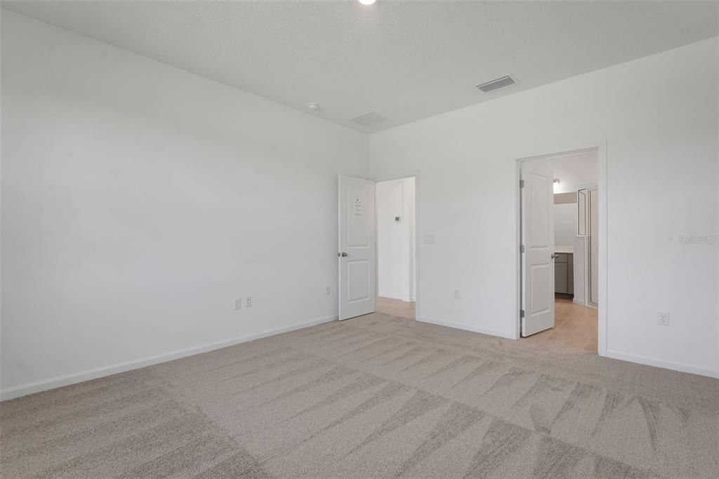 Active With Contract: $299,990 (4 beds, 2 baths, 1938 Square Feet)
