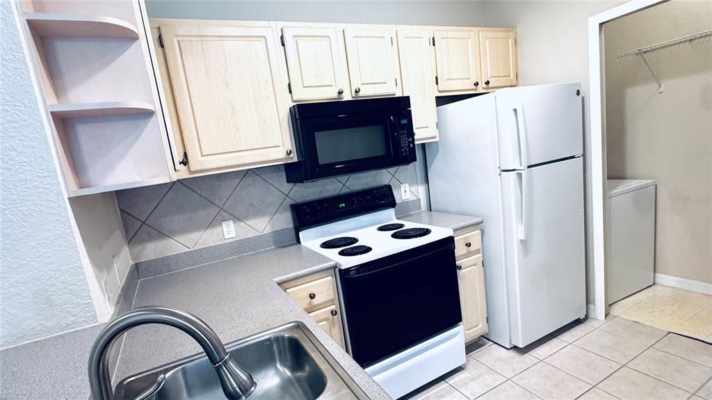 En Venta: $174,900 (2 camas, 1 baños, 898 Pies cuadrados)