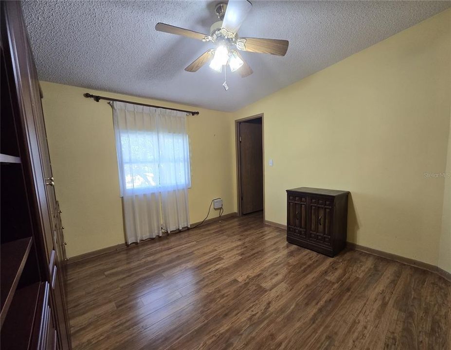 For Sale: $205,000 (2 beds, 2 baths, 1761 Square Feet)