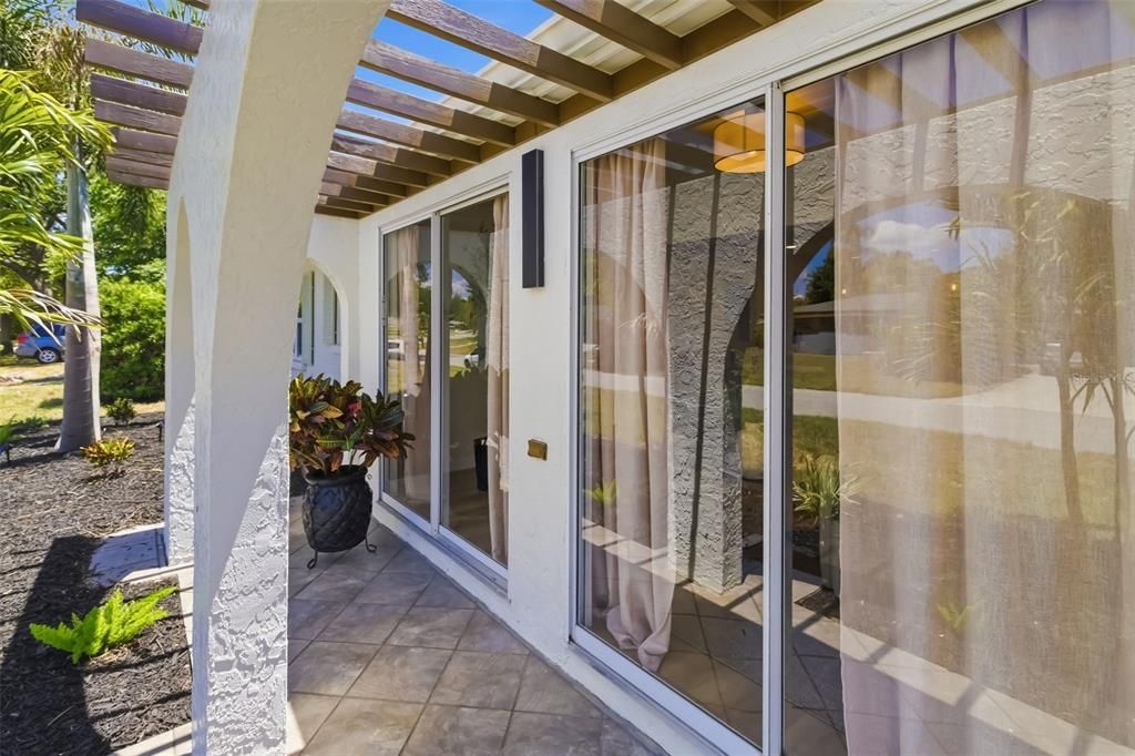 Active With Contract: $749,900 (4 beds, 3 baths, 1862 Square Feet)