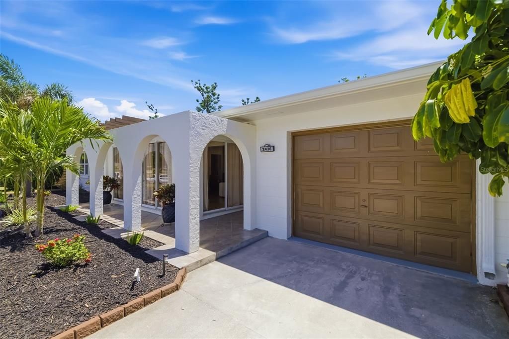 Active With Contract: $749,900 (4 beds, 3 baths, 1862 Square Feet)