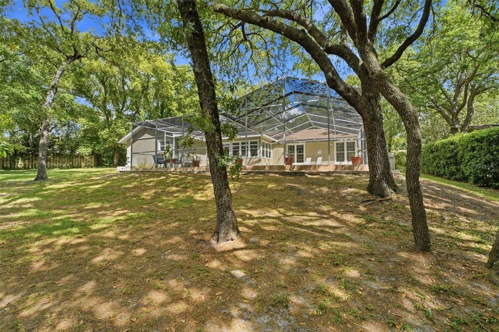 En Venta: $695,000 (4 camas, 2 baños, 2500 Pies cuadrados)
