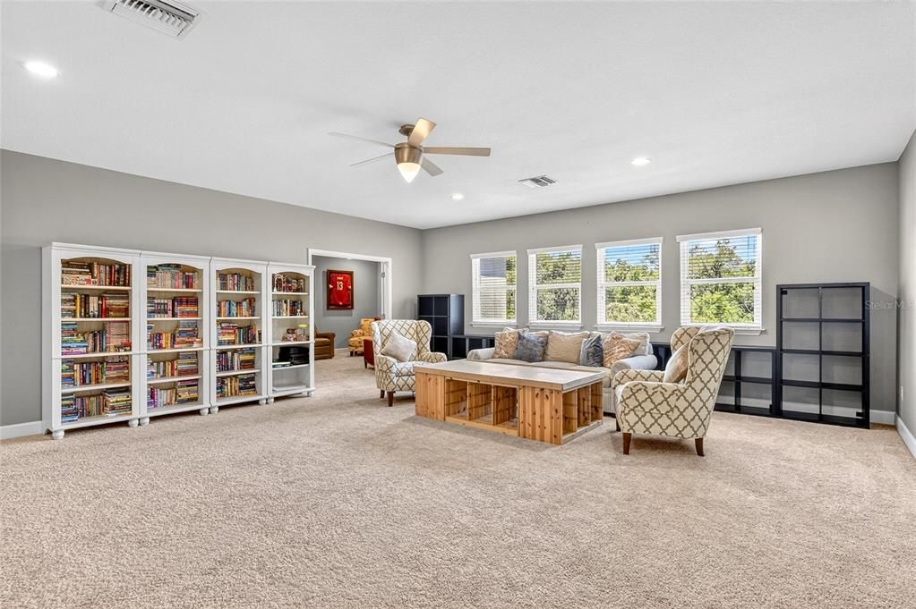 Activo con contrato: $1,295,000 (5 camas, 4 baños, 4657 Pies cuadrados)