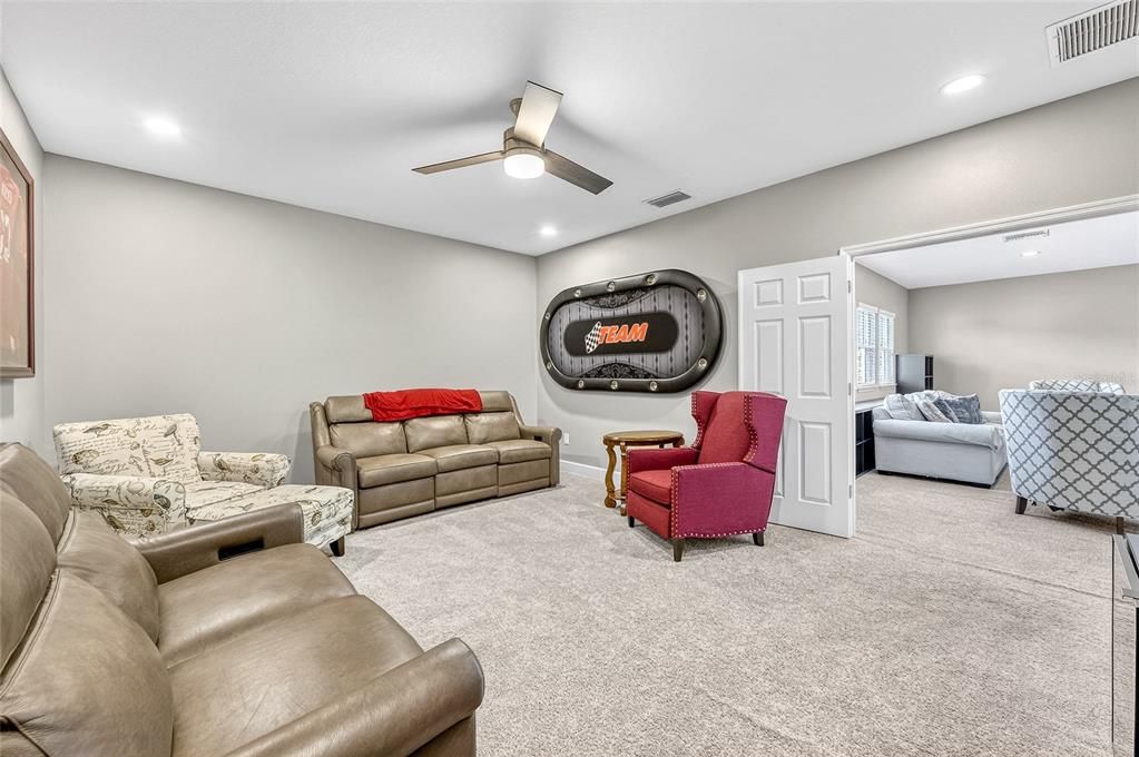 Activo con contrato: $1,295,000 (5 camas, 4 baños, 4657 Pies cuadrados)