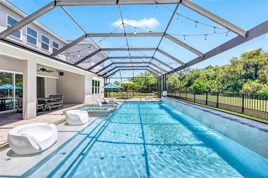Activo con contrato: $1,295,000 (5 camas, 4 baños, 4657 Pies cuadrados)