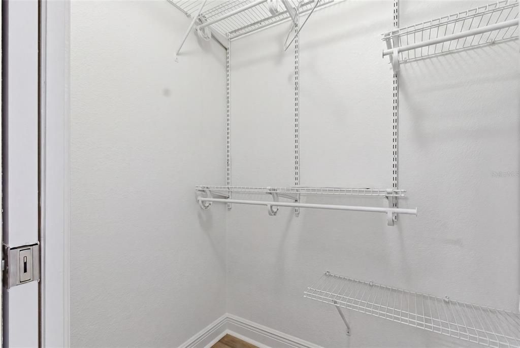 Под контрактом: $269,900 (3 спален, 2 ванн, 1230 Квадратных фут)