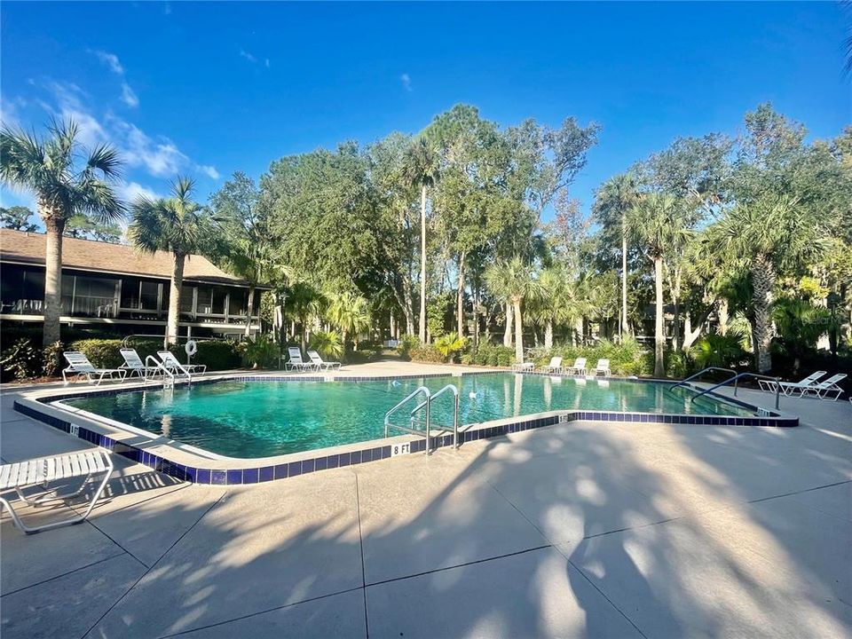 For Sale: $174,000 (2 beds, 2 baths, 897 Square Feet)
