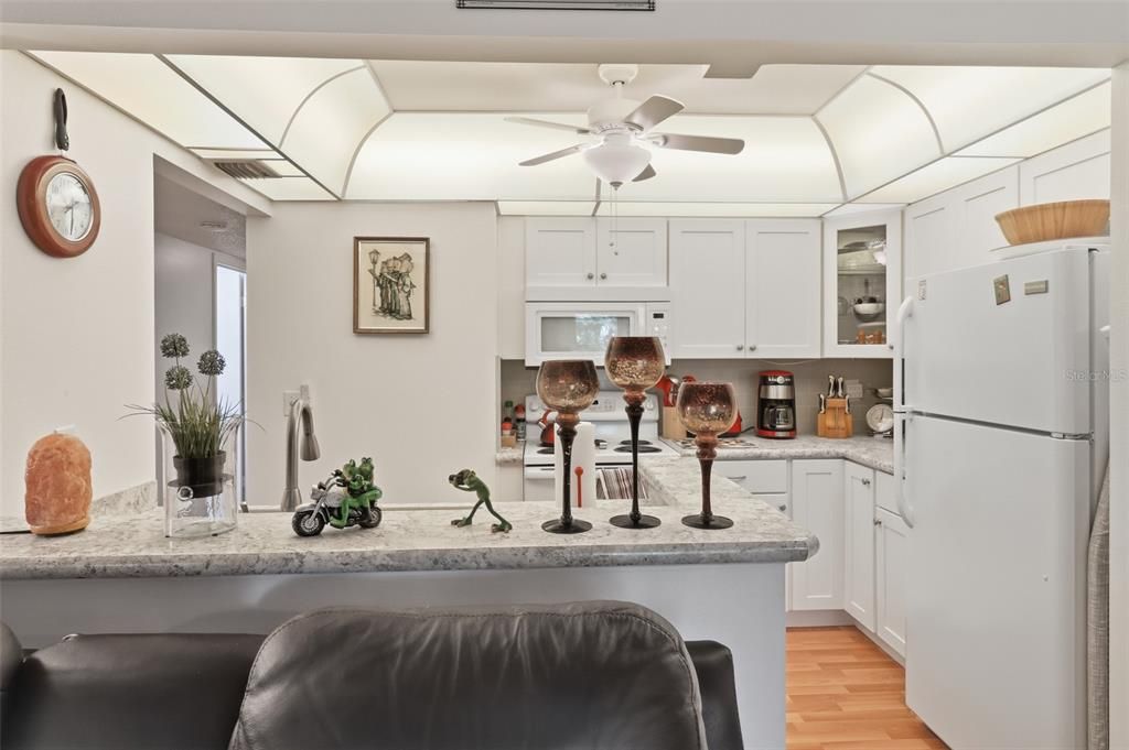 For Sale: $174,000 (2 beds, 2 baths, 897 Square Feet)