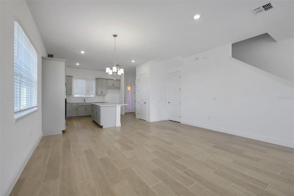 На продажу: $357,990 (3 спален, 2 ванн, 1767 Квадратных фут)