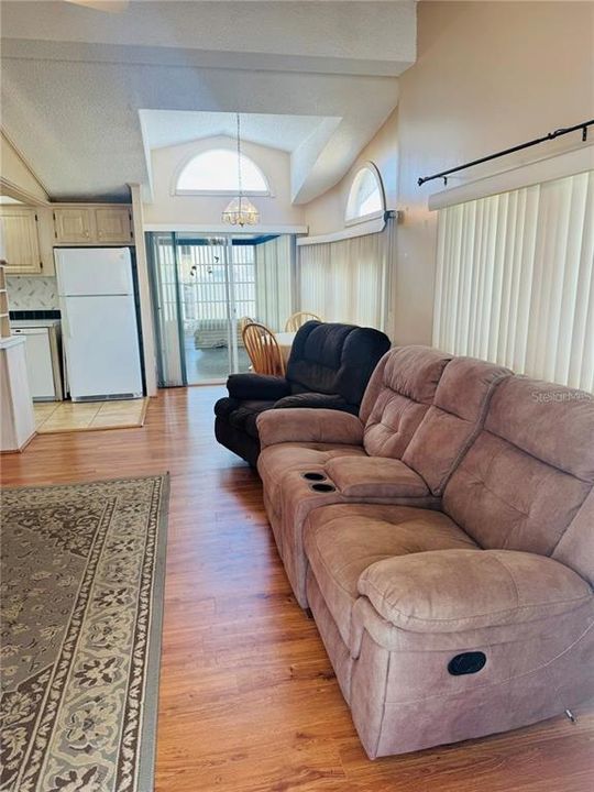 En Venta: $139,000 (2 camas, 2 baños, 1078 Pies cuadrados)