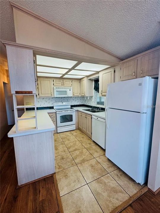 En Venta: $139,000 (2 camas, 2 baños, 1078 Pies cuadrados)