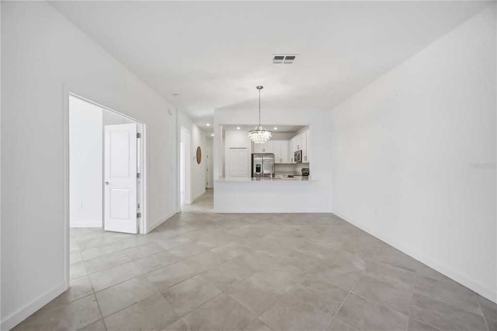 For Sale: $295,000 (3 beds, 2 baths, 1422 Square Feet)