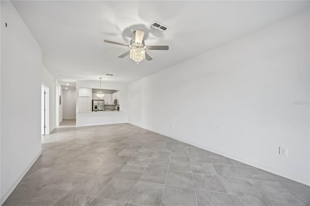 For Sale: $295,000 (3 beds, 2 baths, 1422 Square Feet)